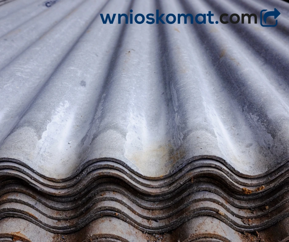 Masz azbest na dachu? Musisz go usunąć do 2032 roku. Sprawdź, czy dostaniesz dofinansowanie na wymianę dachu.